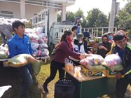 UBND xã phối hợp với đoàn từ thiện Tâm Đức thành phố Hồ Chí Minh trao tậng 300 suất quà cho hộ nghèo trên địa bàn xã